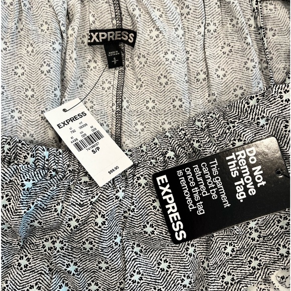 EXPRESS Boho Off/On Shoulder Paisley Print Ruffle Mini Dress Size:(S/P) - Picture 3 of 5